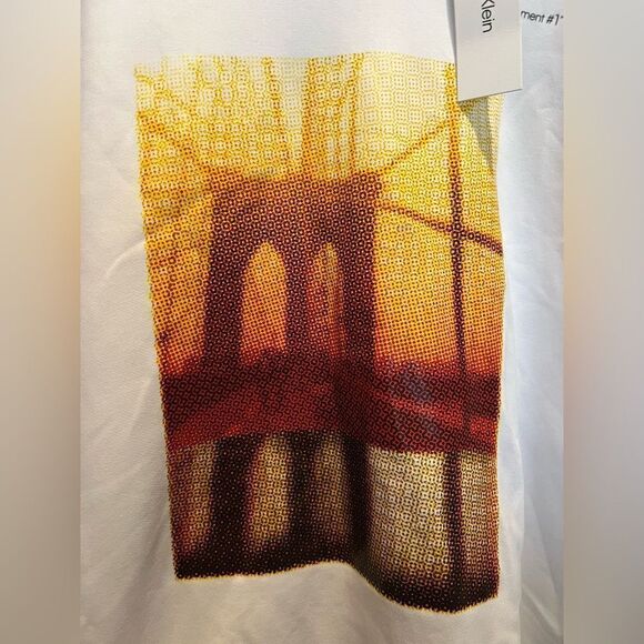 Calvin Klein Crewneck Sweater - New York Moment #1 - Picture 4 of 7